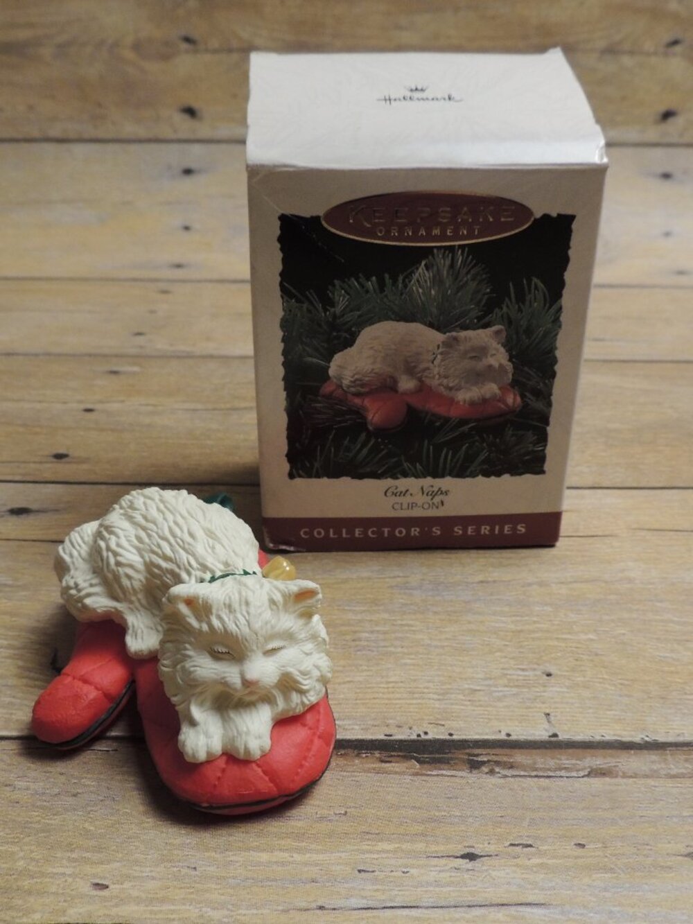 Vintage 1995 Hallmark Keepsake Ornament Cat Naps Clip-On #2, White Cat Sleeping